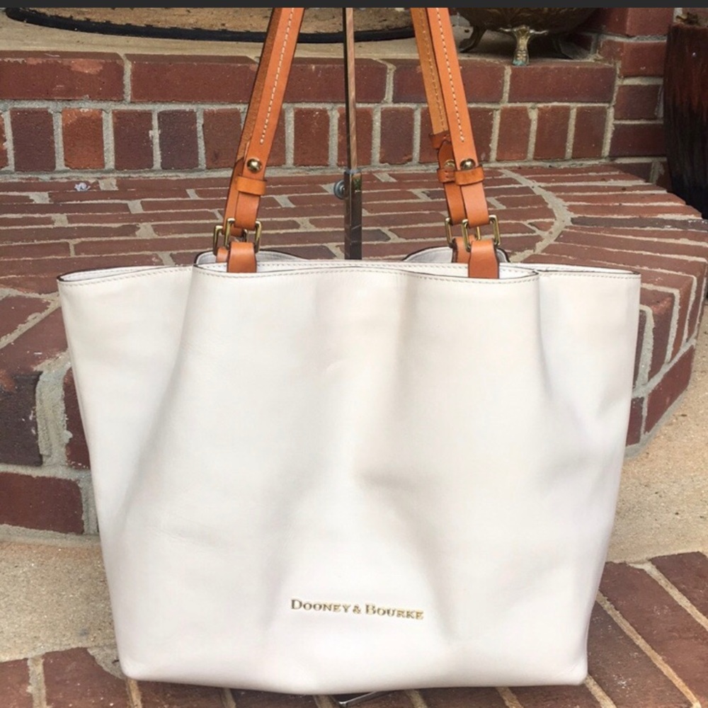 Dooney and Bourke City Flynn